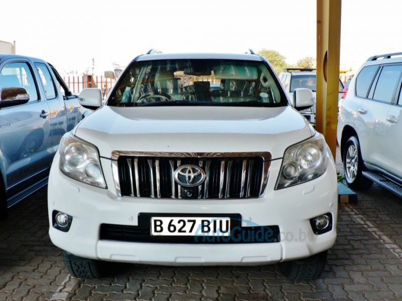 2010 Toyota Prado pictures