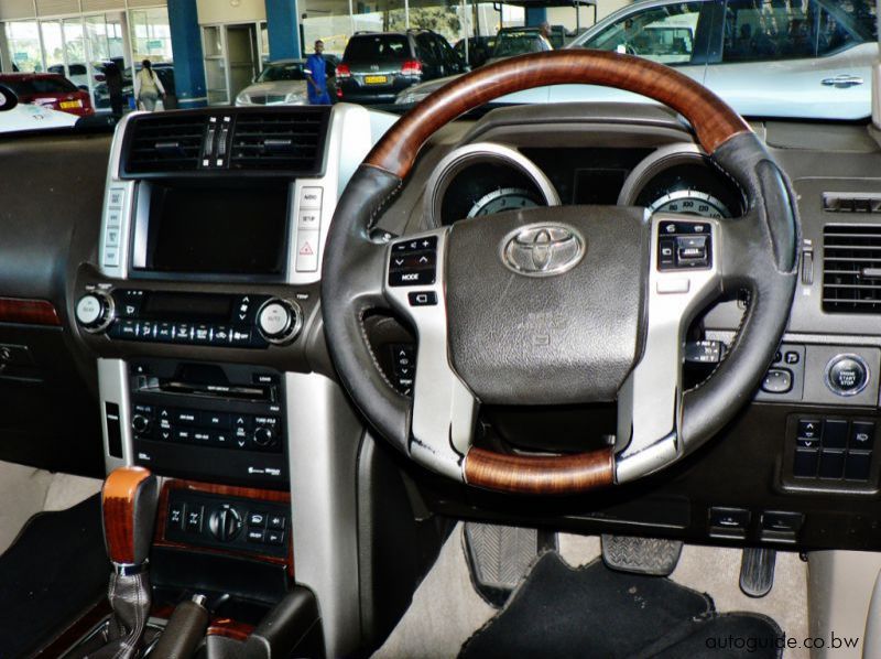 2010 Toyota Prado pictures