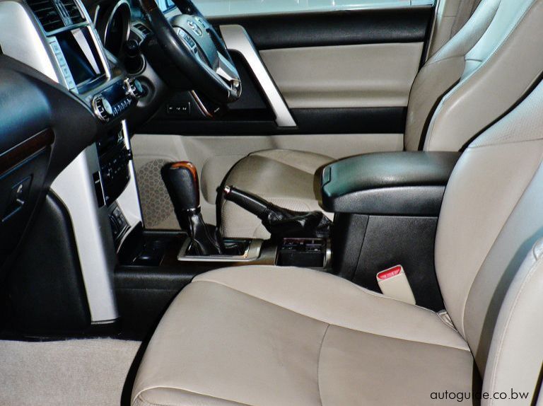 2010 Toyota Prado pictures