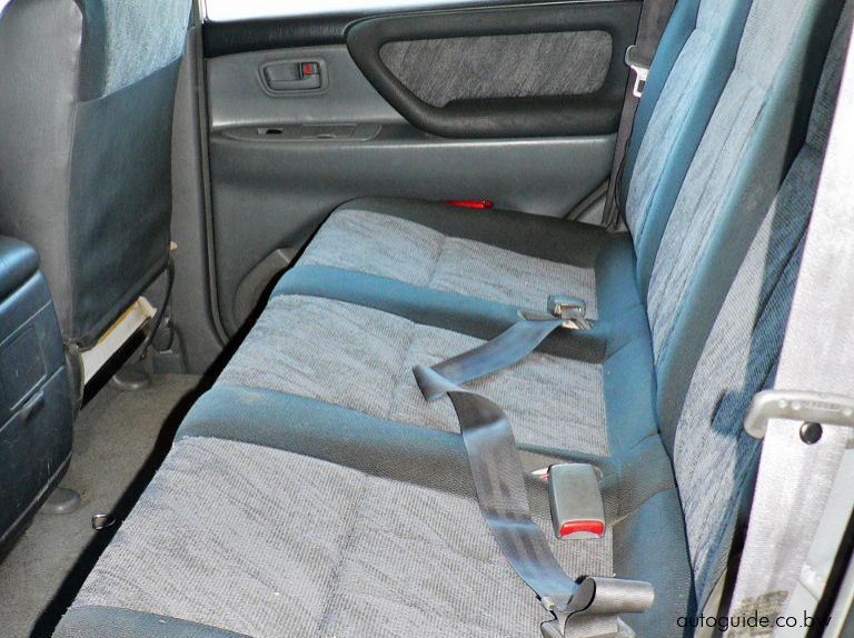 2001 Toyota Land Cruiser pictures