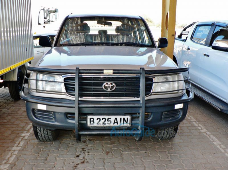 2001 Toyota Land Cruiser pictures