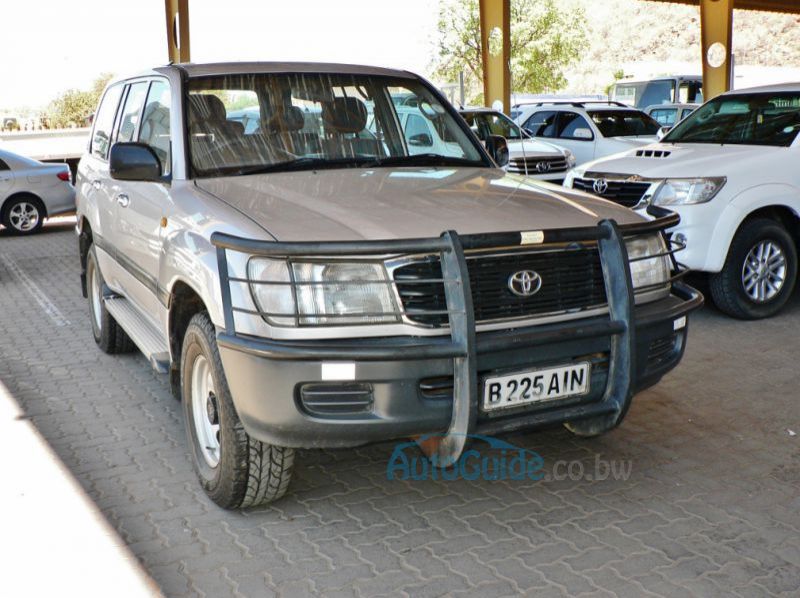2001 Toyota Land Cruiser pictures