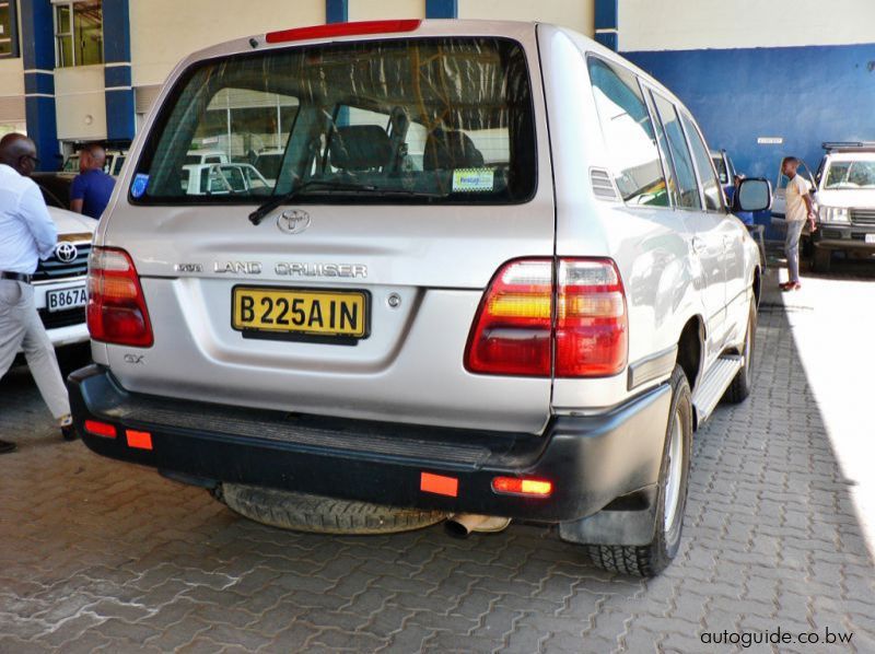 2001 Toyota Land Cruiser pictures