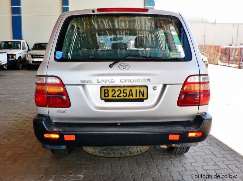 2001 Toyota Land Cruiser pictures