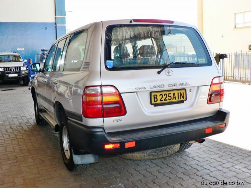 2001 Toyota Land Cruiser pictures