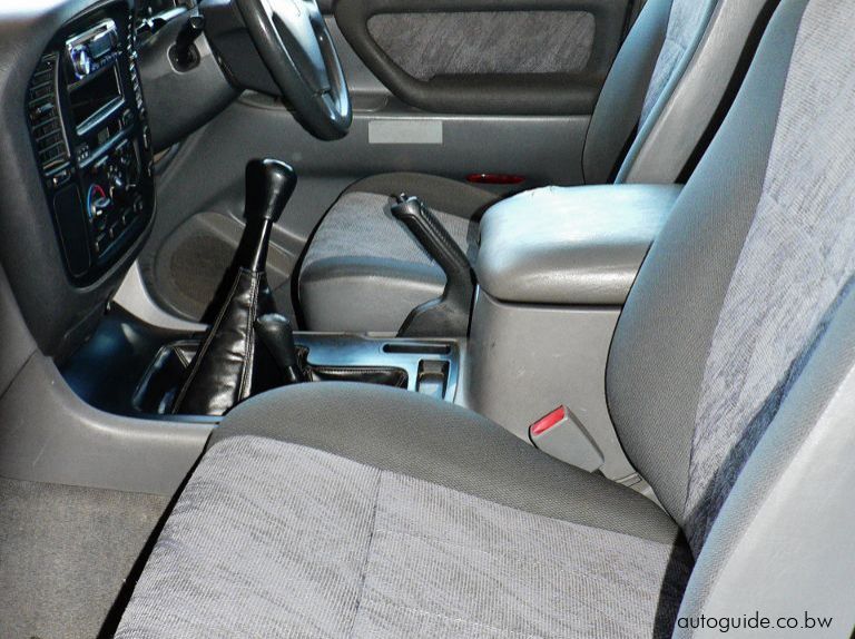 2001 Toyota Land Cruiser pictures