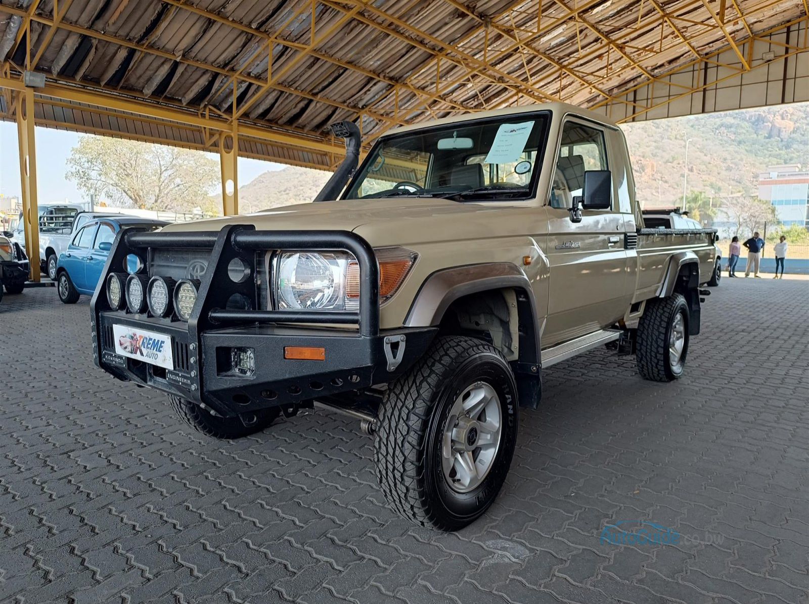 2022 Toyota Land Cruiser 4.0 V6 pictures