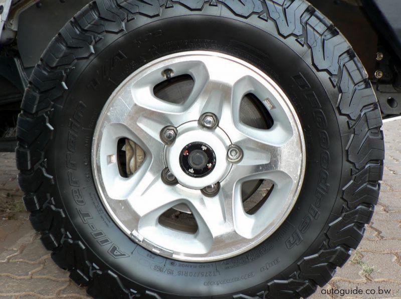 2015 Toyota Land Cruiser  V8 pictures