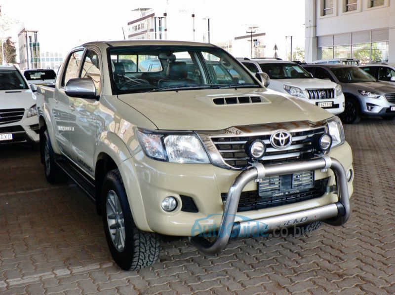 2015 Toyota Hilux Legend 45 pictures