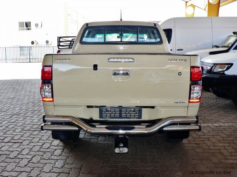 2015 Toyota Hilux Legend 45 pictures