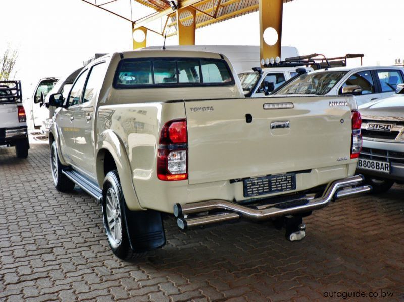 2015 Toyota Hilux Legend 45 pictures
