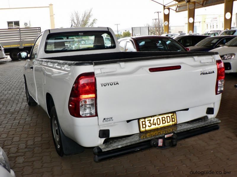 2016 Toyota Hilux pictures
