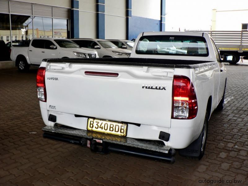 2016 Toyota Hilux pictures