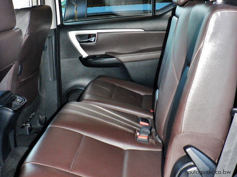 2016 Toyota Fortuner GD6 pictures