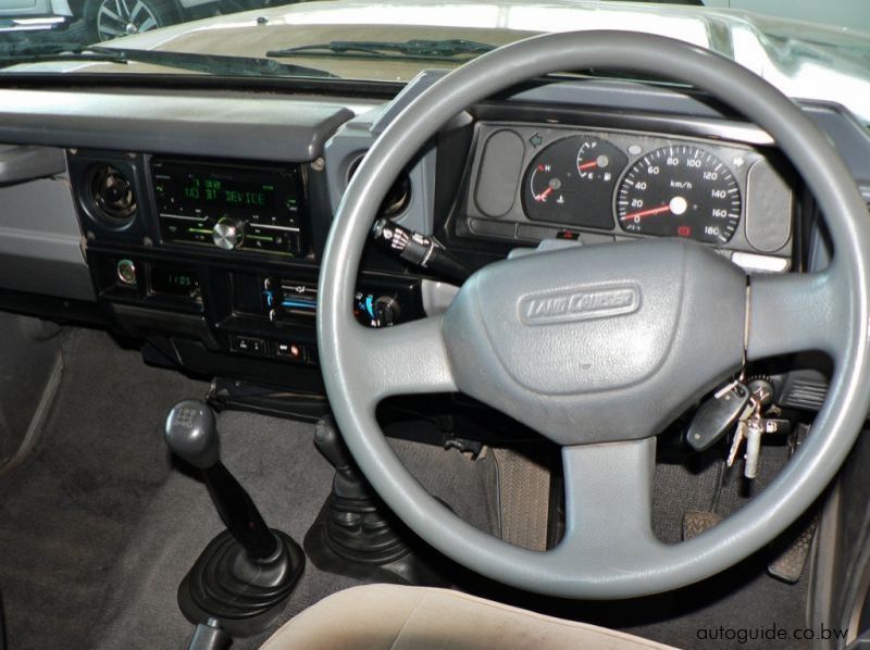 2007 Toyota Land Cruiser pictures