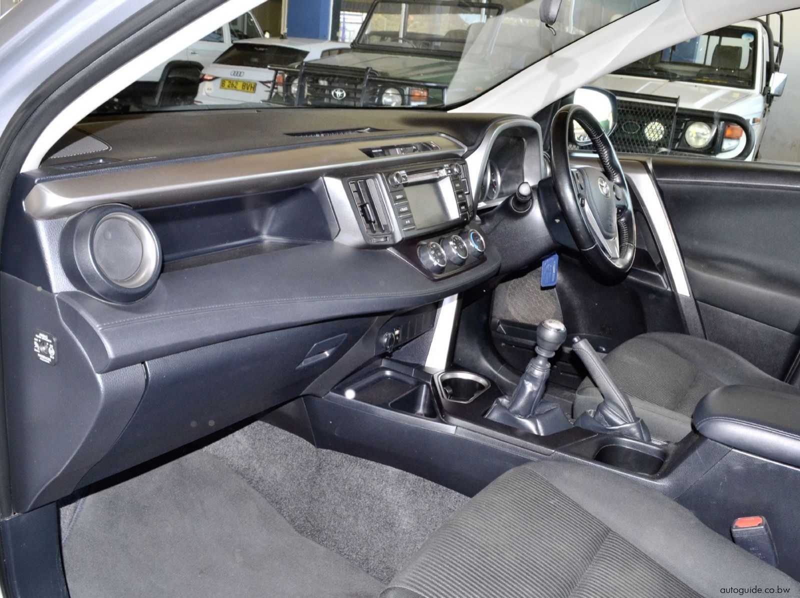 2017 Toyota Rav 4 GX pictures