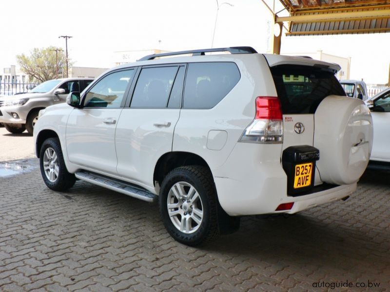 2012 Toyota Prado VX pictures