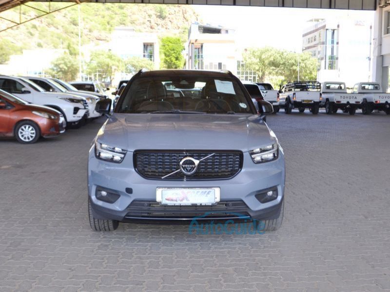 2020 Volvo XC40 D4 pictures