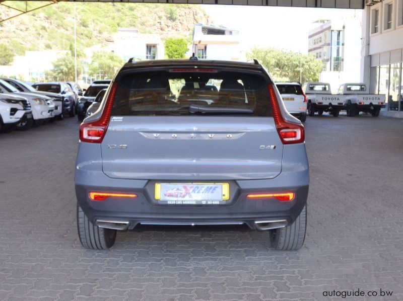 2020 Volvo XC40 D4 pictures