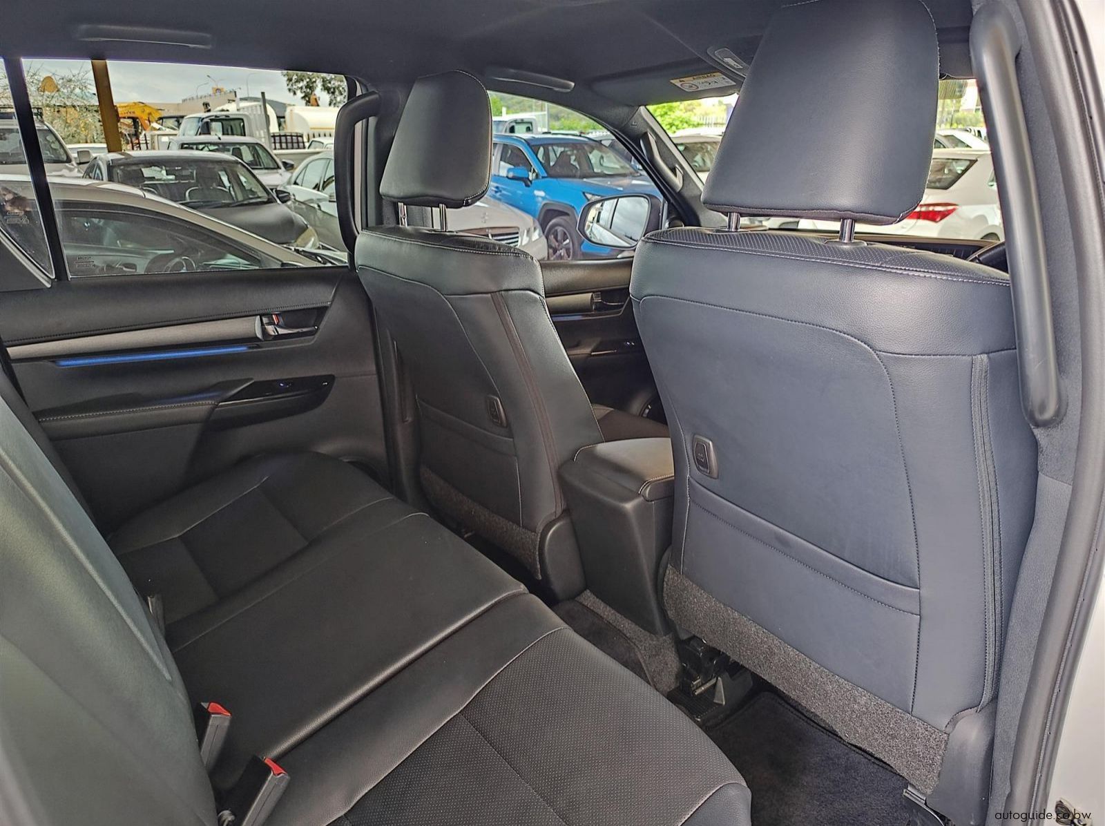 2025 Toyota Hilux Legend 2.8 GD-6 4x4 A/T pictures