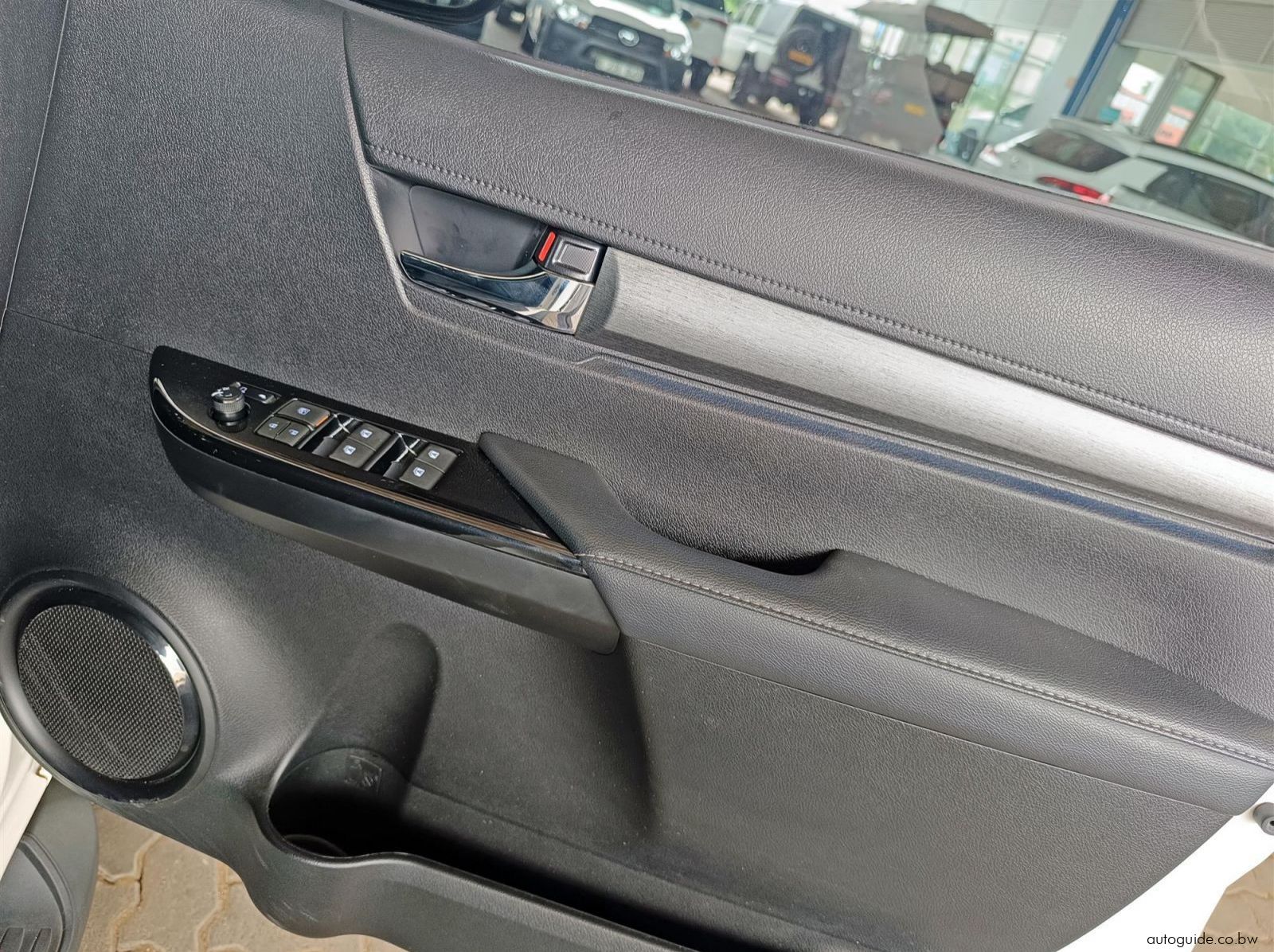 2025 Toyota Hilux Legend 2.8 GD-6 4x4 A/T pictures