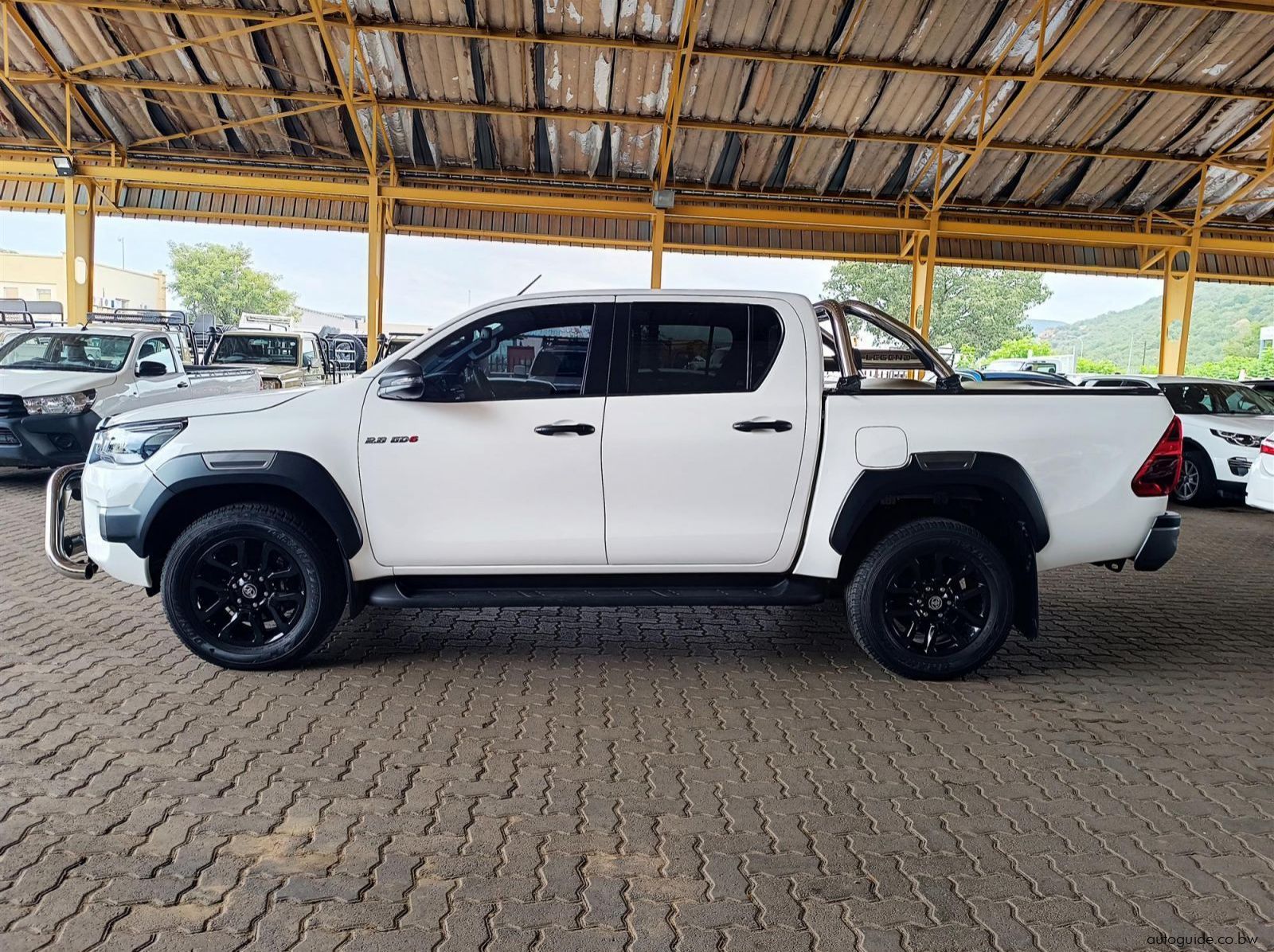 2025 Toyota Hilux Legend 2.8 GD-6 4x4 A/T pictures