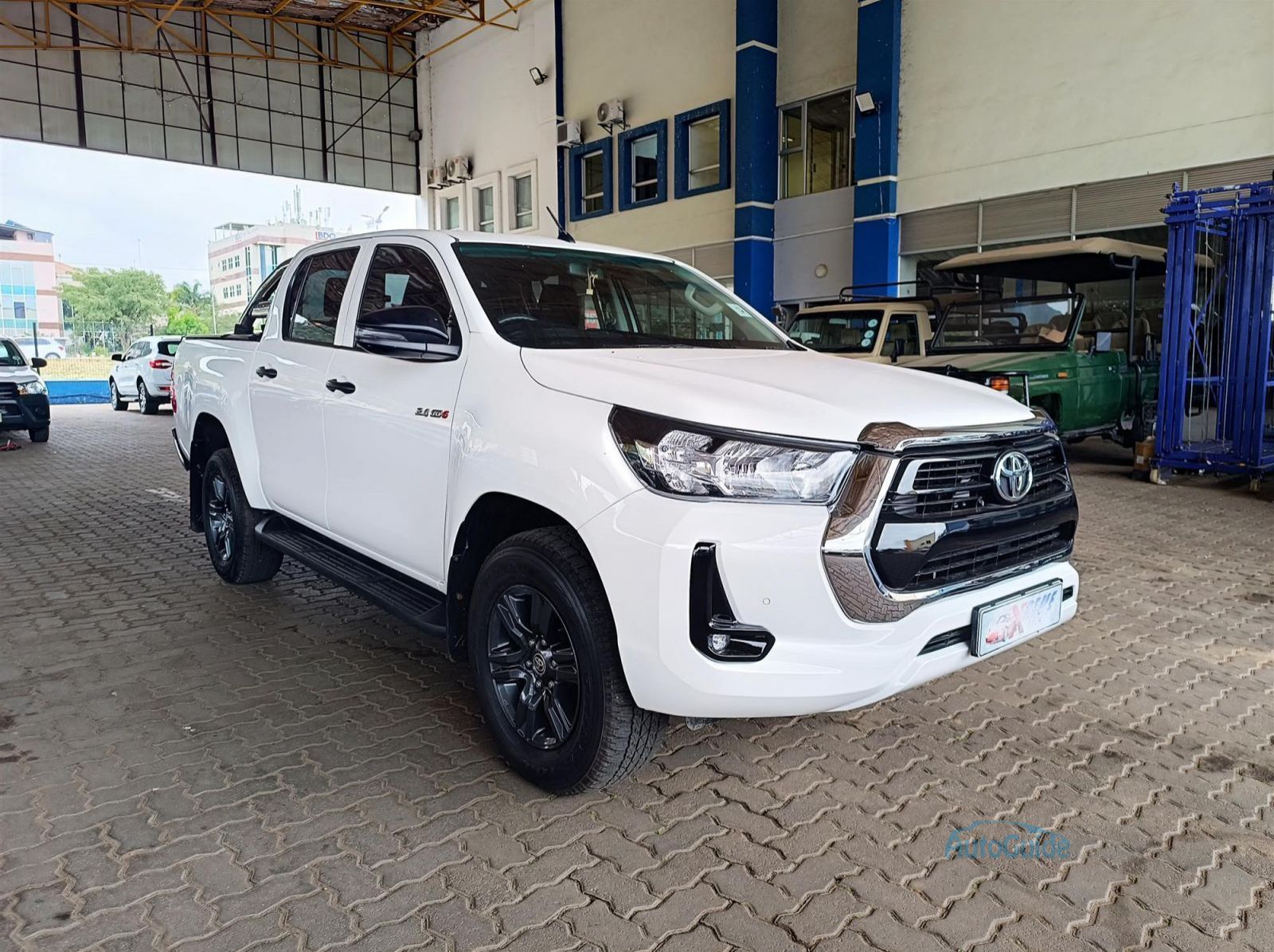 2022 Toyota Hilux Raider 2.4L GD-6 pictures