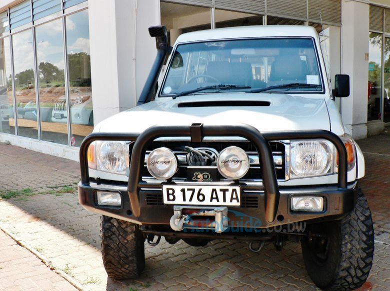 2008 Toyota Land Cruiser Trooper V8 pictures
