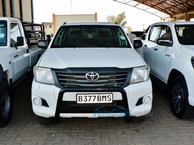 2014 Toyota Hilux pictures