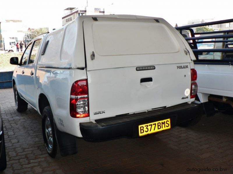 2014 Toyota Hilux pictures