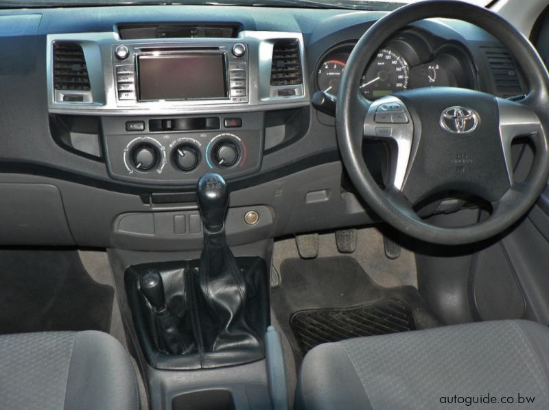 2014 Toyota Hilux pictures