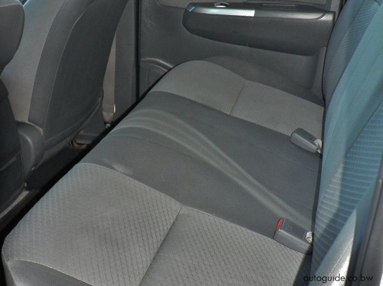 2014 Toyota Hilux pictures