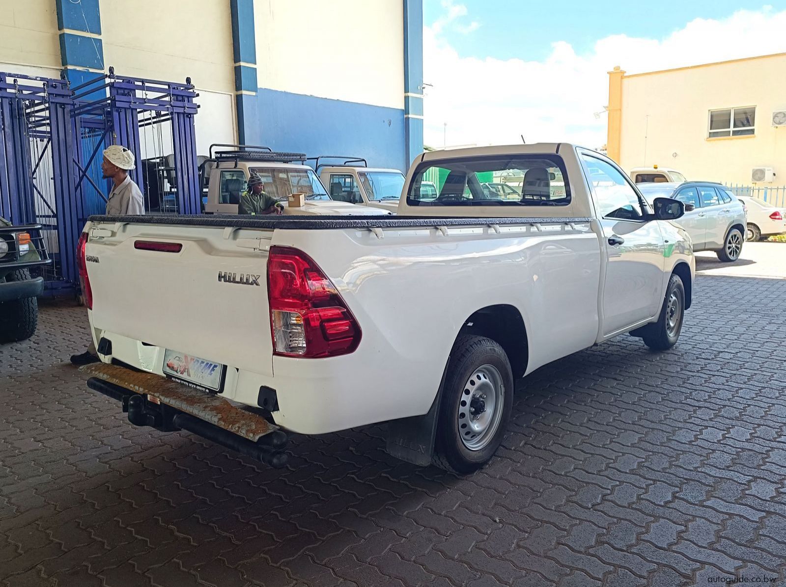 2025 Toyota Hilux 2.4L pictures