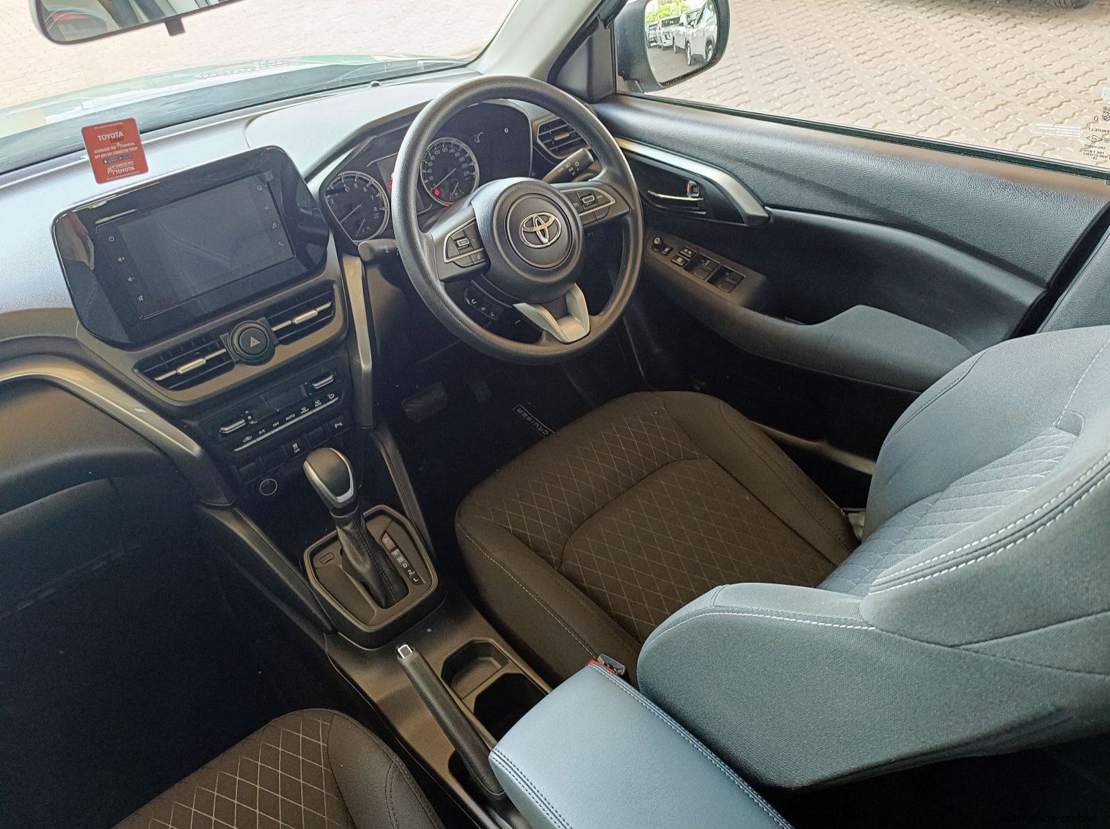 2025 Toyota Urban Cruiser pictures