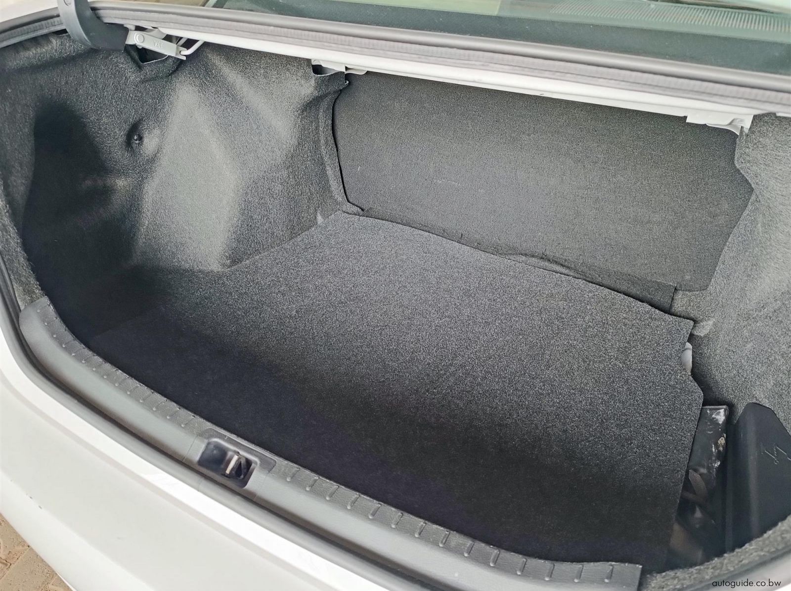 2023 Toyota Corolla Quest 1.8L pictures