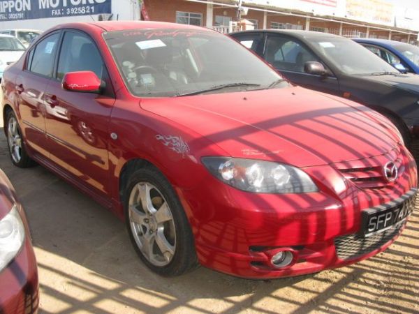 2005 Mazda 3 photo