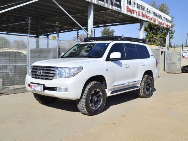 2012 Toyota Land Cruiser 200 Series VX V8  - 60th Anniversary photo