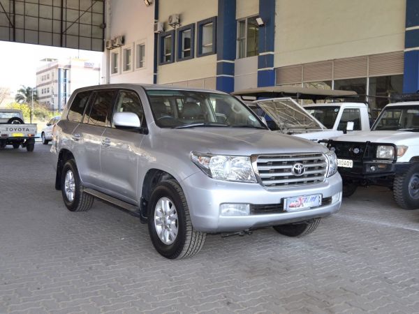 2010 Toyota Land Cruiser 200 Series VX V8 photo