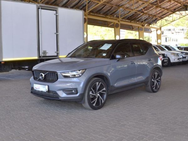 2020 Volvo XC40 D4 photo