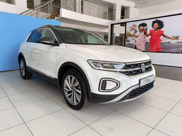 2026 Volkswagen T-Roc 2.0 TSi 4Motion photo
