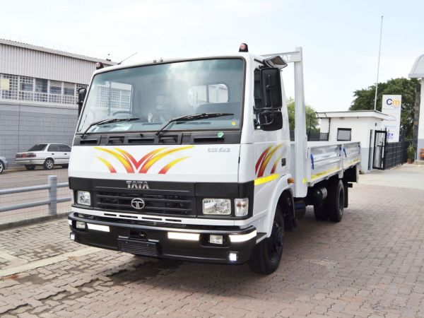 2025 Tata 813 Ex2 Drop Side photo