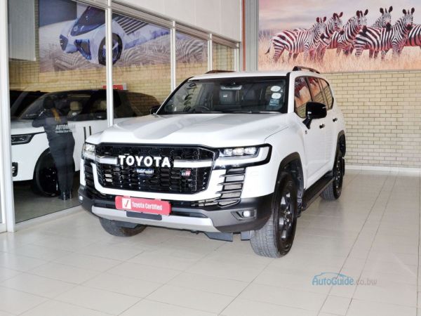 2025 Toyota Land Cruiser 300 Series GR-Sport photo