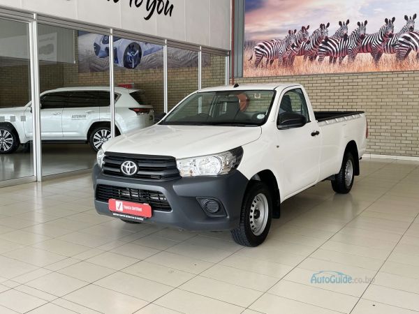 2025 Toyota Hilux LWB 2.4L photo