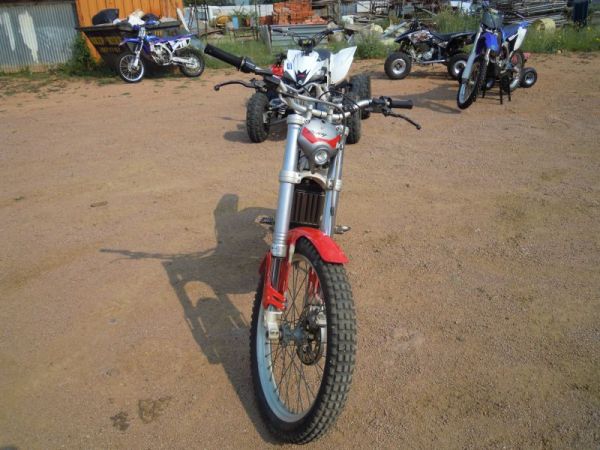0 Beta 250cc Rev3 Trail Bike photo