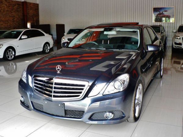 2009 Mercedes-Benz E350 photo