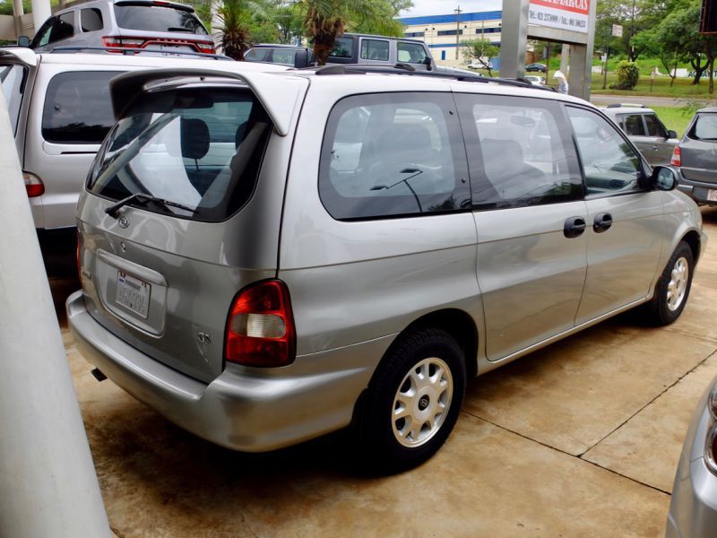 Kia carnival 2002