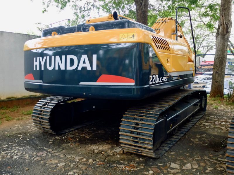 Hyundai 220 экскаватор