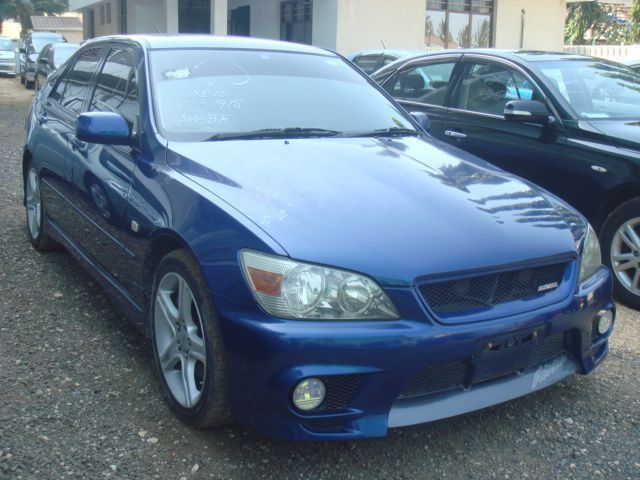 Toyota altezza 1998