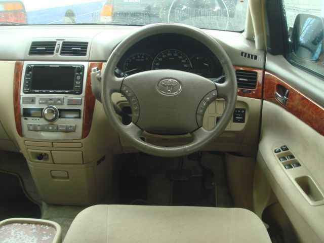 toyota ipsum салон