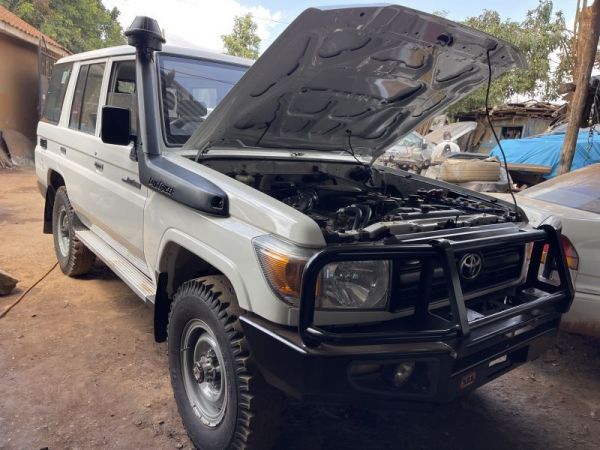 2017 Toyota land cruiser hard top photo